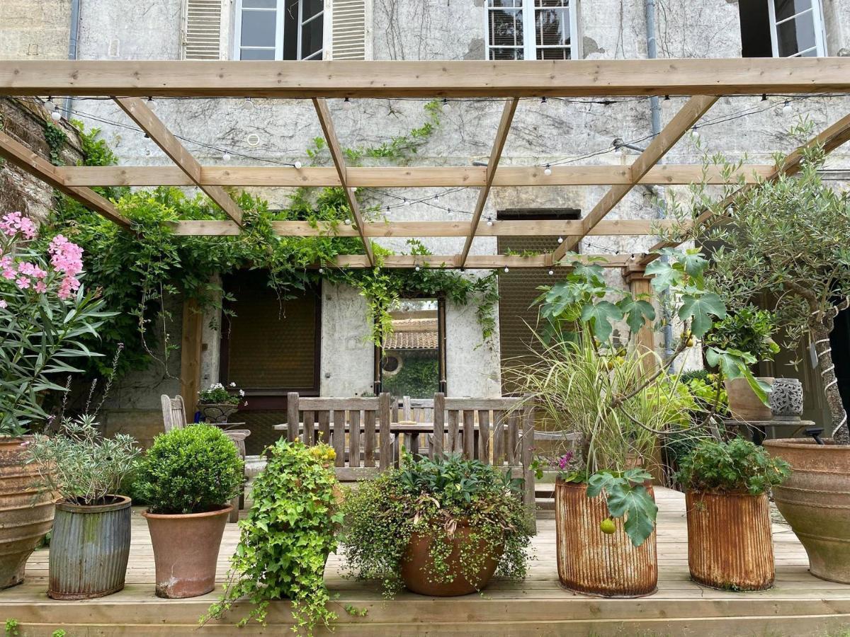 Maison M On The Dordogne Sainte Foy la Grande Bagian luar foto